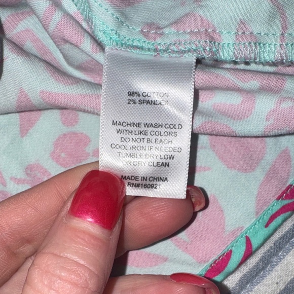 Vibrant Floral Patterned Top with Puff Sleeves - Picture 4 of 4